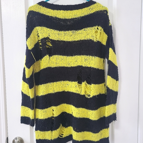 Knit sweater - Picture 2 of 4